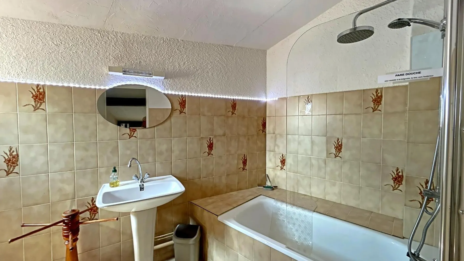 דירות Charmant Duplex Avec Balcon Et Parking Prive A Saintes-Maries-De-La-Mer - Fr-1-475-130